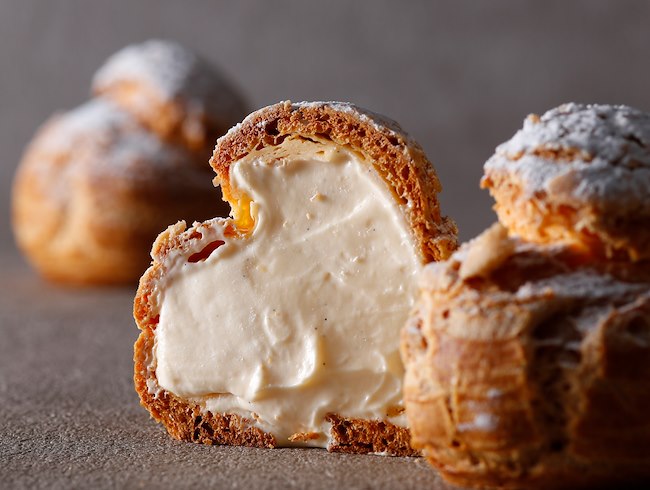 サクサクのシュー皮に、生クリームとカスタードを詰めた大人気のシュークリーム。恵比寿・渋谷エリアでのお土産に。